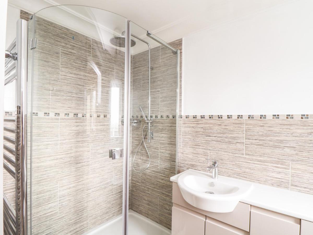 The Wesley Apartment Falmouth Bagian luar foto